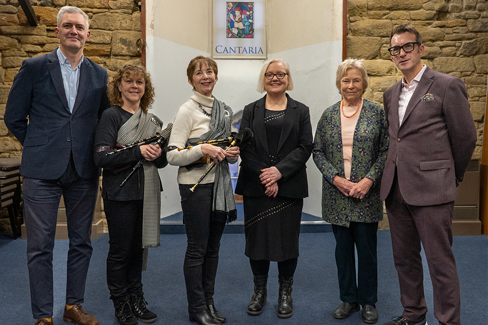 Peynir yuvarlamadan gayda çalmaya: Birleşik Krallık, topluluklarımızı tanımlayan gelenekleri aramaya başladı
