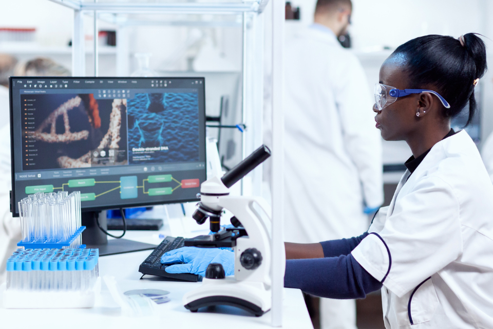 MedTech'te Yeni Yüksek Teknik Niteliklerle NHS Beceri Açığı Hedefleniyor