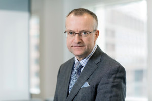 MHRA, NICE'in Yeni CEO'su Profesör Jonathan Benger CBE'yi Karşıladı