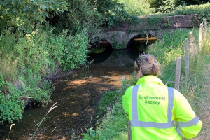 Yağışlar Batı Bölgesi'ni uzun kurak dönemden çıkardı, Wiltshire'da durum devam ediyor