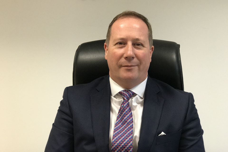 Richard Turfitt, Yol Güvenliği ve Adalet Hizmetleri Nedeniyle Yeni Yıl Onur Listesi'nde OBE Ödülü Aldı