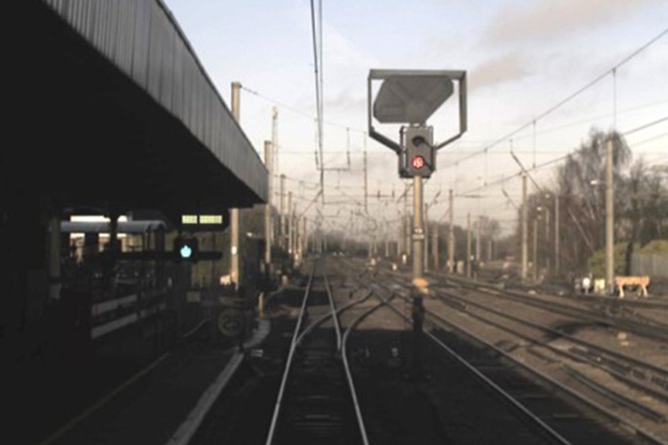Cambridge Junction'da Hız Sınırı Aşımı: Tren Kazası Riskine Dikkat