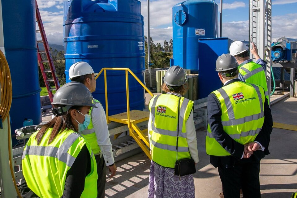 Birleşik Krallık-Ekvador İş Birliği Güçleniyor: Hydro Industries Su Arıtma Sözleşmeleriyle Tarihi Anlaşmalara İmza Attı