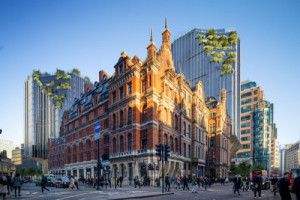 City of London, Britanya'nın en yoğun istasyonunun büyük yeniden geliştirme planını onayladı: Büyüme için büyük destek
