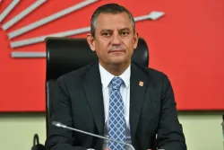 Özgür Özel'den Yeni Parti Hamlesi: İşte Detaylar ve Zamanlama Tartışmaları